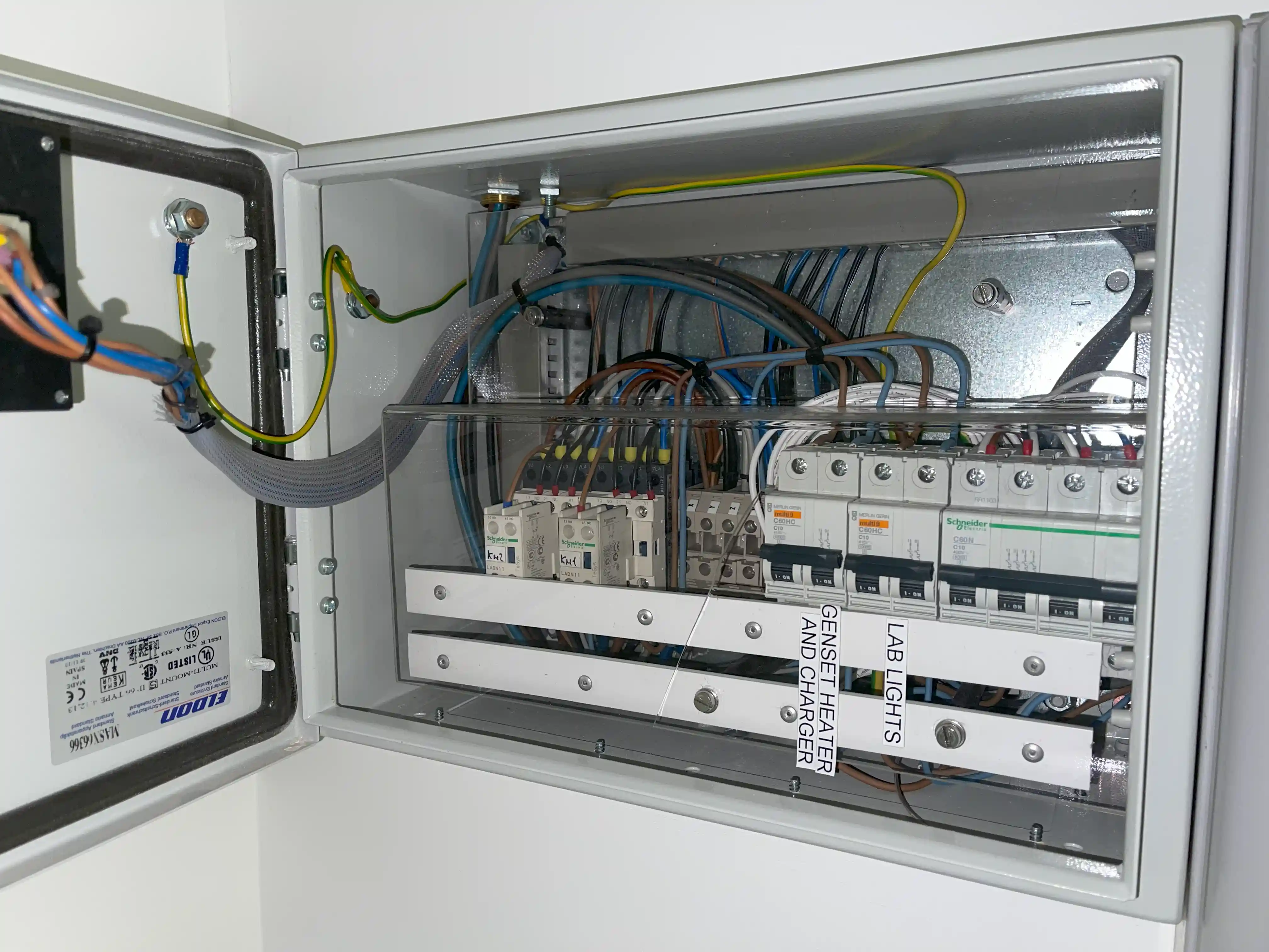 24 Hours Emergency Electrician near Oxted